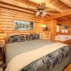 Отель Smoky Cascades - One Bedroom Cabin, фото 3