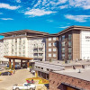 Отель Sandman Signature Kamloops Hotel, фото 1