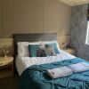 Отель Immaculate 3-bed Lodge in Otley, фото 4