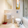 Отель Spacious City 2 Bed, 2 Bath, FREE PARKING & WiFi, фото 6
