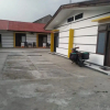 Отель OYO 90699 Yellow White Guesthouse Palu, фото 10