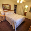 Отель Mountain Dew - 2 Bedrooms, 2 Baths, Sleeps 4 Cabin by RedAwning, фото 4