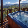 Отель Majestic Mountain View by Heritage Cabin Rentals, фото 5