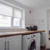 Отель Refurbished 2 Bedroom Victorian Cottage In Royal Docks, фото 7