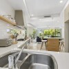 Отель First Class Luxurious Apartment On Noosa River Unit 1 Wai Cocos 215 Gympie Terrace, фото 9