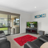 Отель Bach near the Beach - Mangawhai Heads Holiday Home, фото 2
