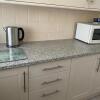 Отель Riverside Park Ground Floor Apartment - St Neots, фото 9