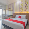 Отель Harry House Guest House by RedDoorz, фото 16