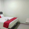 Отель RedDoorz near Taman Wisata Alam Punti Kayu Palembang 2, фото 13