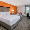 Отель La Quinta Inn & Suites by Wyndham Fredericksburg, фото 5