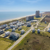 Отель Galvestonian 112 - Beachfront Hideaway, фото 17