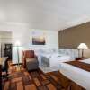 Отель Days Inn & Suites by Wyndham Lodi в Лоди