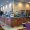 Отель Country Inn & Suites by Radisson, Forest Lake, MN, фото 16