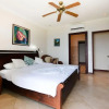 Отель Exquisitely Decorated 5th-floor View of 2 Bays in Flamingo, фото 4