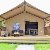 Отель Homely Tent with Kitchen & Shower near Beach & Campsite, фото 9