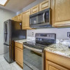 Отель Lake Forest Penthouse, фото 4