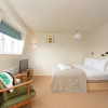 Отель Studio in Grade 2 Listed Primrose Hill Terrace, фото 15