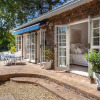 Отель Beautiful 2 bed cottage along Constantia Wine route with pool, фото 21