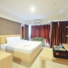 Отель Comfortable and Modern Studio Apartment near Cawang and MT Haryono, фото 13