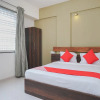 Отель OYO 12538 Twin Tower 2, фото 16