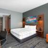 Отель La Quinta Inn & Suites by Wyndham Louisville NE/Old Henry Rd, фото 6
