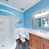Отель Classic Charmer W/ Luxe Interior - Amazing Locale! 2 Bedroom Home, фото 3