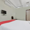 Отель OYO 12181 Hotel Gravity, фото 17