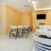 Отель OYO 90941 Egelsa 2020 Syariah, фото 25