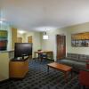Отель TownePlace Suites Tampa North/I-75 Fletcher, фото 20
