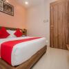 Отель OYO 18581 Hotel Blue Inn Residence, фото 13