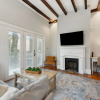 Отель Beautiful Renovated Apartment Near King Street, фото 13