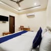 Отель OYO Rooms Golf Course Road II, фото 18