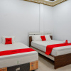 Отель RedDoorz near Betoambari Airport Bau Bau, фото 20