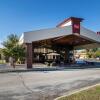 Отель Red Roof Inn & Suites Terre Haute в Терре-Хоте