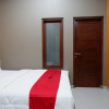 Отель RedDoorz Syariah near Stasiun Tegal, фото 13