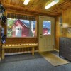 Отель Red Hawk Hideaway - Two Bedroom Cabin with Hot Tub, фото 14