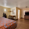 Отель Rodeway Inn & Suites East, фото 4