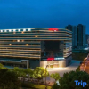 Отель Hampton by Hilton Yangzhou East Railway Station, фото 1