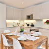 Отель Bright Spacious 2 Bed Flat In Battersea Sleeps 6, фото 11