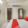 Отель OYO Flagship 39798 Nirmala Convent Road, фото 1