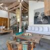 Отель Villa Putih in Kuta with 4 bedrooms and 3 bathrooms, фото 39