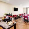 Отель Quality Inn & Suites Near Tanger Outlet Mall, фото 13