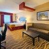 Отель Holiday Inn Express & Suites Cotulla, an IHG Hotel, фото 5