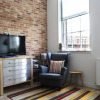 Отель Spacious 2 Bedroom Loft In Converted School, фото 4