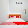 Отель OYO Living 2217 Permana Guesthouse Syariah, фото 16