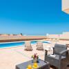 Отель Beautiful VILLA Sahara, bbq, heated pool!, фото 29