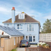 Отель Chic 2-bed Seafront Haven Near Felpham Beach, фото 23