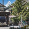 Отель SCHLOSS Cottage - A Swiss Experience в Церматте