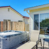 Отель Vallejo Home w/ Spacious Deck, Hot Tub & Views, фото 26