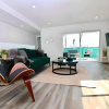 Отель Los Angeles 3BR Villa Suites-FreeParking, фото 9